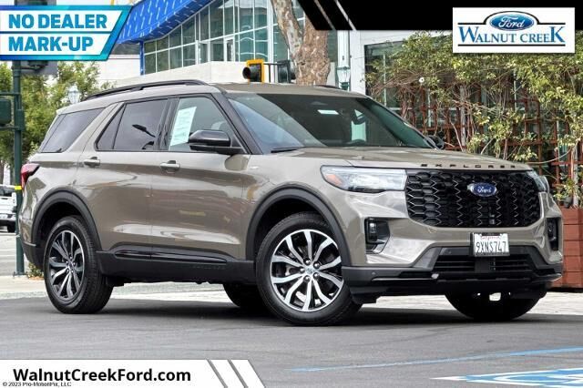 2026 Ford Explorer ST-Line — photo 1 of 13