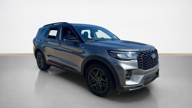 2025 Ford Explorer ST-Line — photo 1 of 9