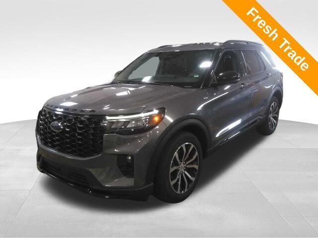 2025 Ford Explorer ST-Line — photo 1 of 24