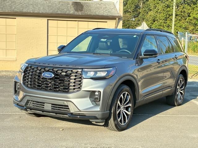 2025 Ford Explorer ST-Line — photo 1 of 26