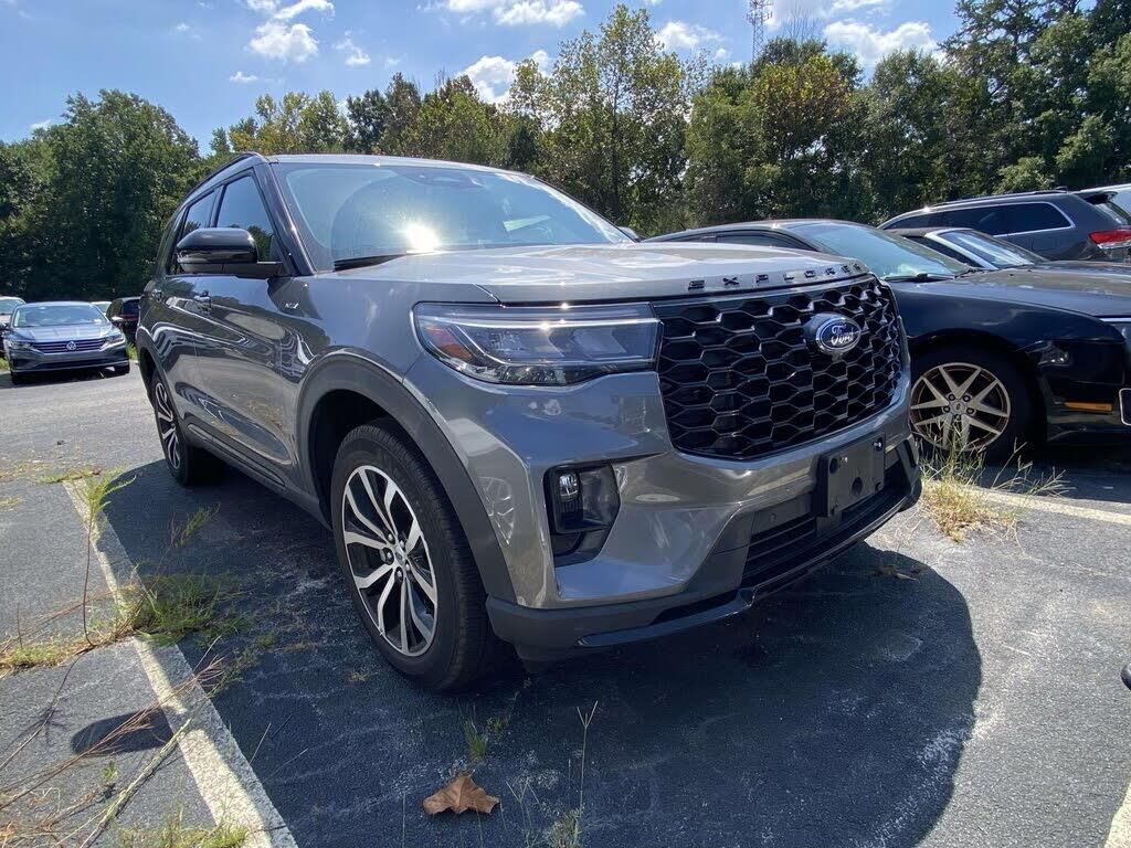 2025 Ford Explorer ST-Line — photo 1 of 1