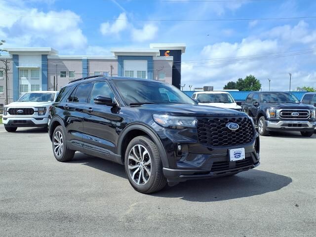 2025 Ford Explorer ST-Line — photo 1 of 6