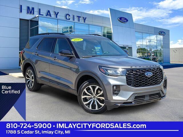 2025 Ford Explorer ST-Line — photo 1 of 10