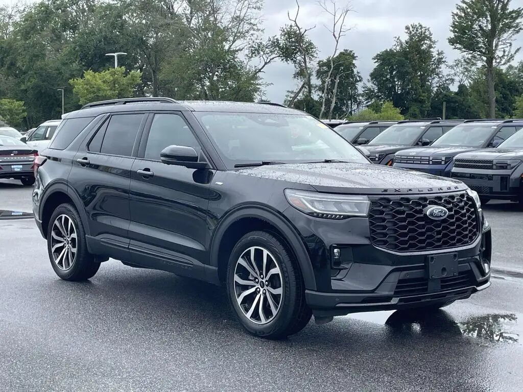 2025 Ford Explorer ST-Line — photo 1 of 16