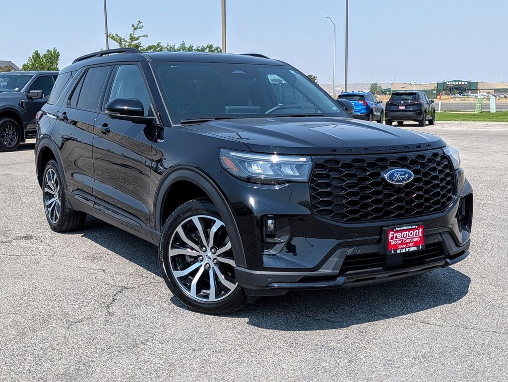 2025 Ford Explorer ST-Line — photo 1 of 13