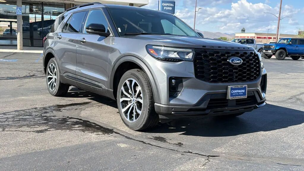 2025 Ford Explorer ST-Line — photo 1 of 13