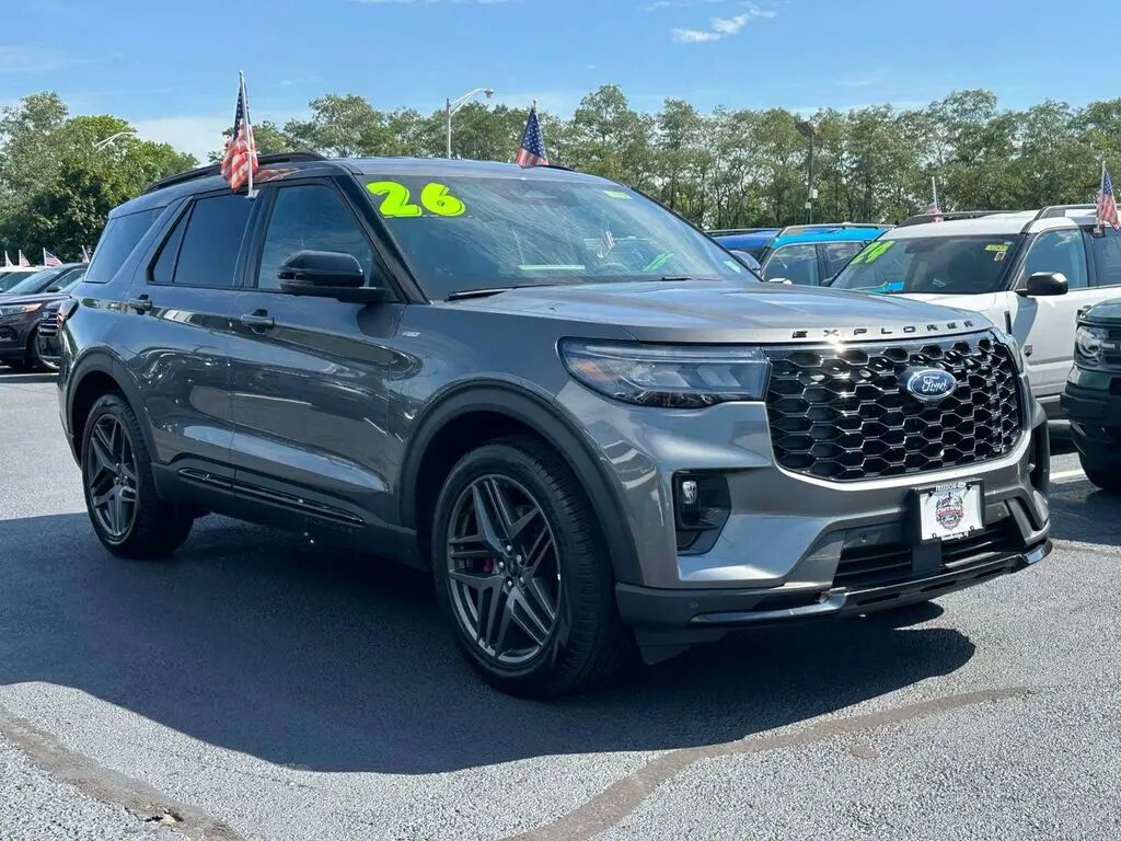 2026 Ford Explorer ST-Line — photo 1 of 13