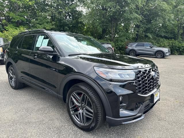 2026 Ford Explorer ST-Line — photo 1 of 13