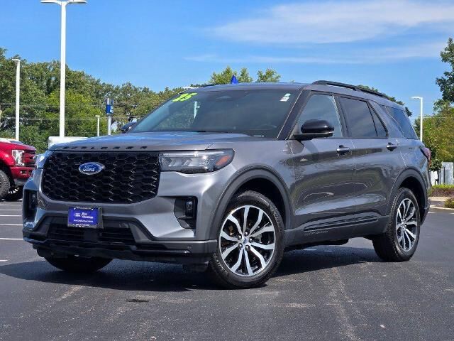 2025 Ford Explorer ST-Line — photo 1 of 39