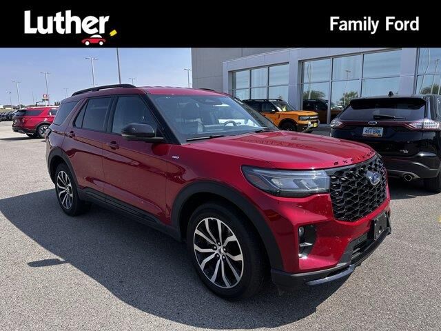 2025 Ford Explorer ST-Line — photo 1 of 26