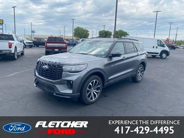 2025 Ford Explorer ST-Line — photo 1 of 13