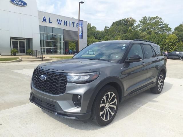 2025 Ford Explorer ST-Line — photo 1 of 13