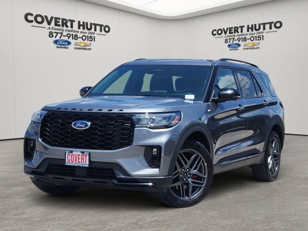 2025 Ford Explorer ST-Line — photo 1 of 2