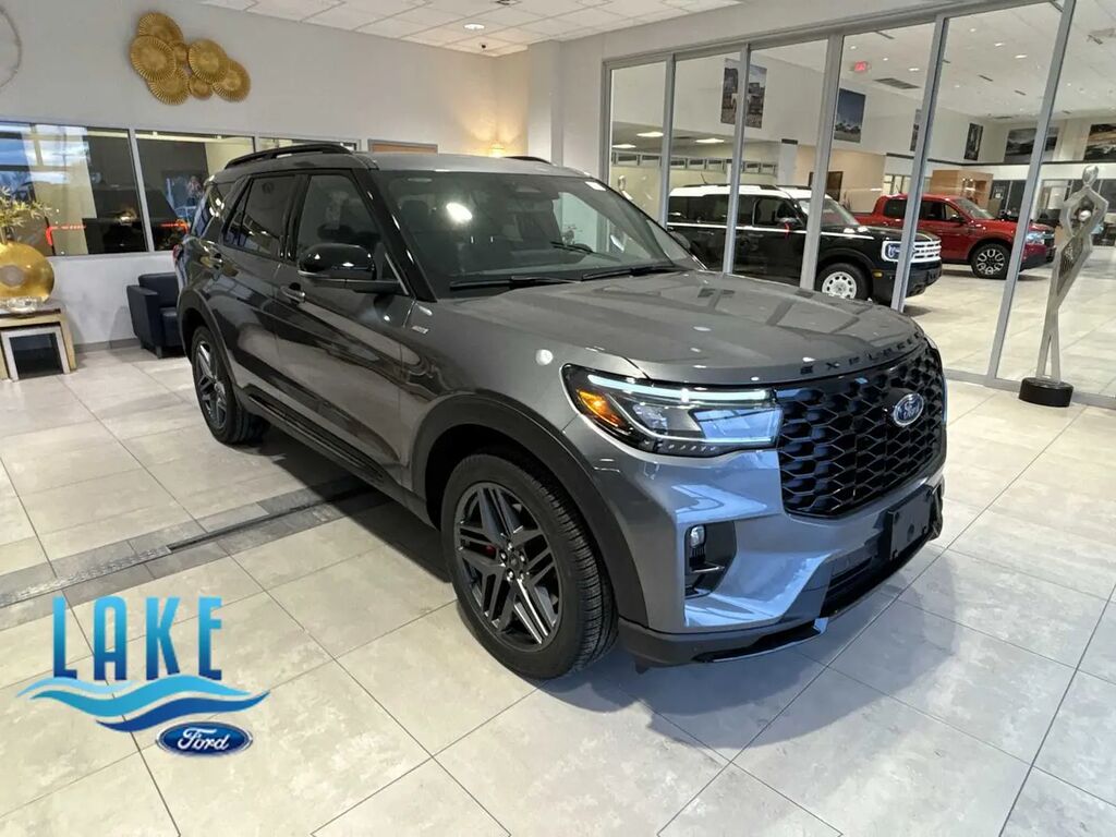 2025 Ford Explorer ST-Line — photo 1 of 15