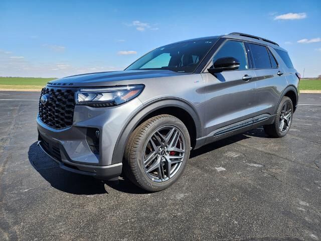 2025 Ford Explorer ST-Line — photo 1 of 13