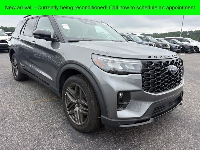 2025 Ford Explorer ST-Line — photo 1 of 64