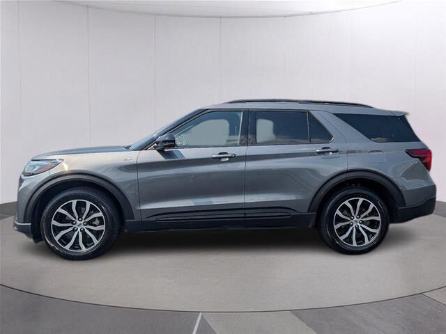 2025 Ford Explorer ST-Line — photo 1 of 27