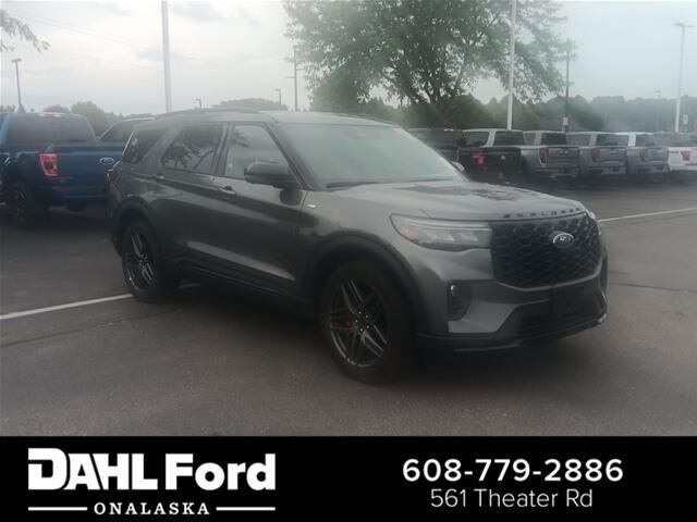 2025 Ford Explorer ST-Line — photo 1 of 13