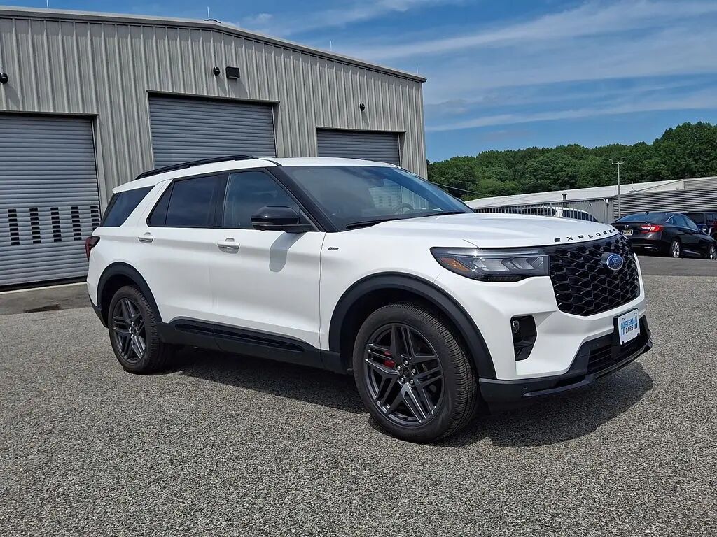 2026 Ford Explorer ST-Line — photo 1 of 14