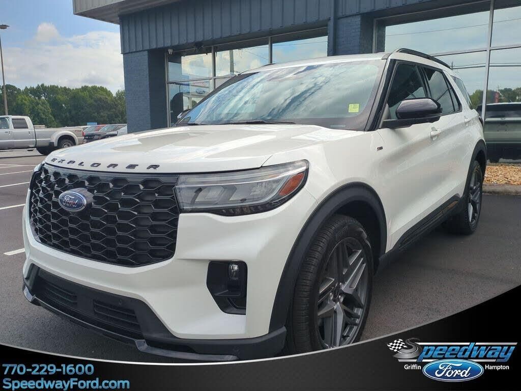 2025 Ford Explorer ST-Line — photo 1 of 14