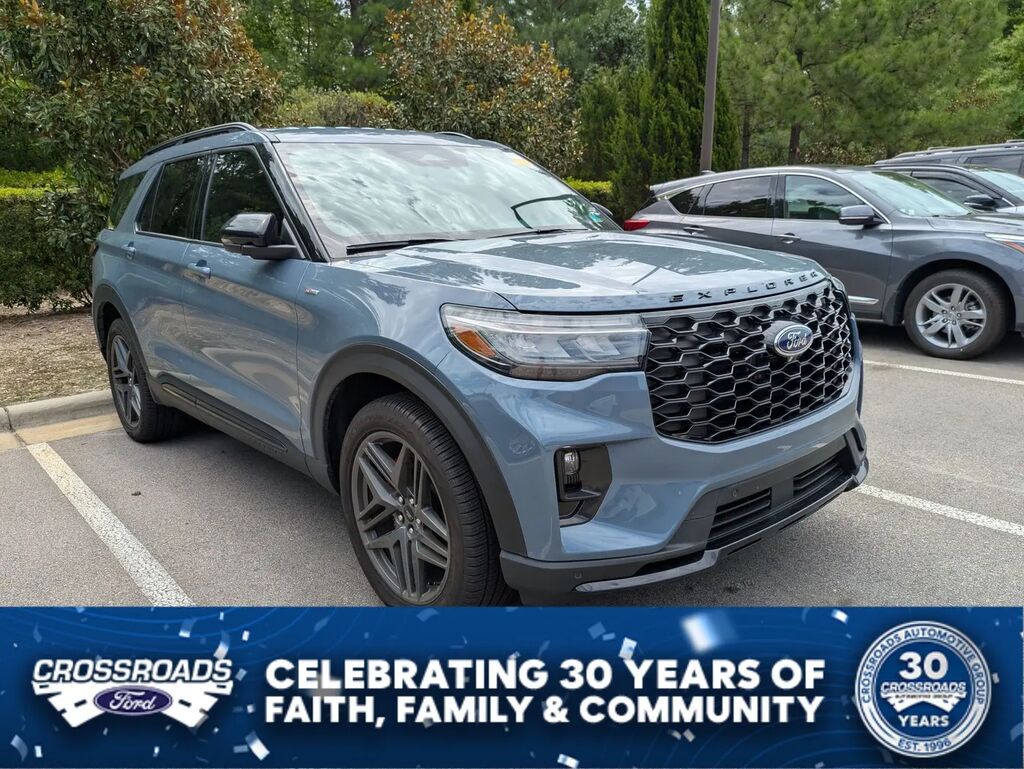 2025 Ford Explorer ST-Line — photo 1 of 27