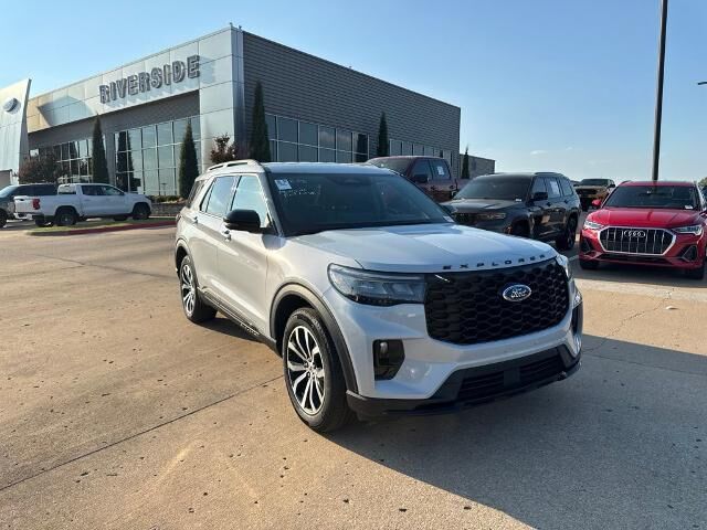 2026 Ford Explorer ST-Line — photo 1 of 13