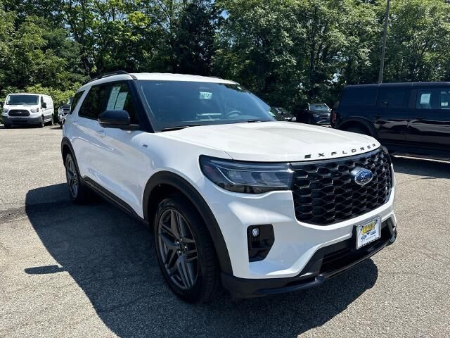 2026 Ford Explorer ST-Line — photo 1 of 26