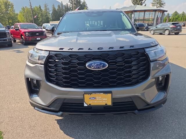 2025 Ford Explorer ST-Line — photo 1 of 13
