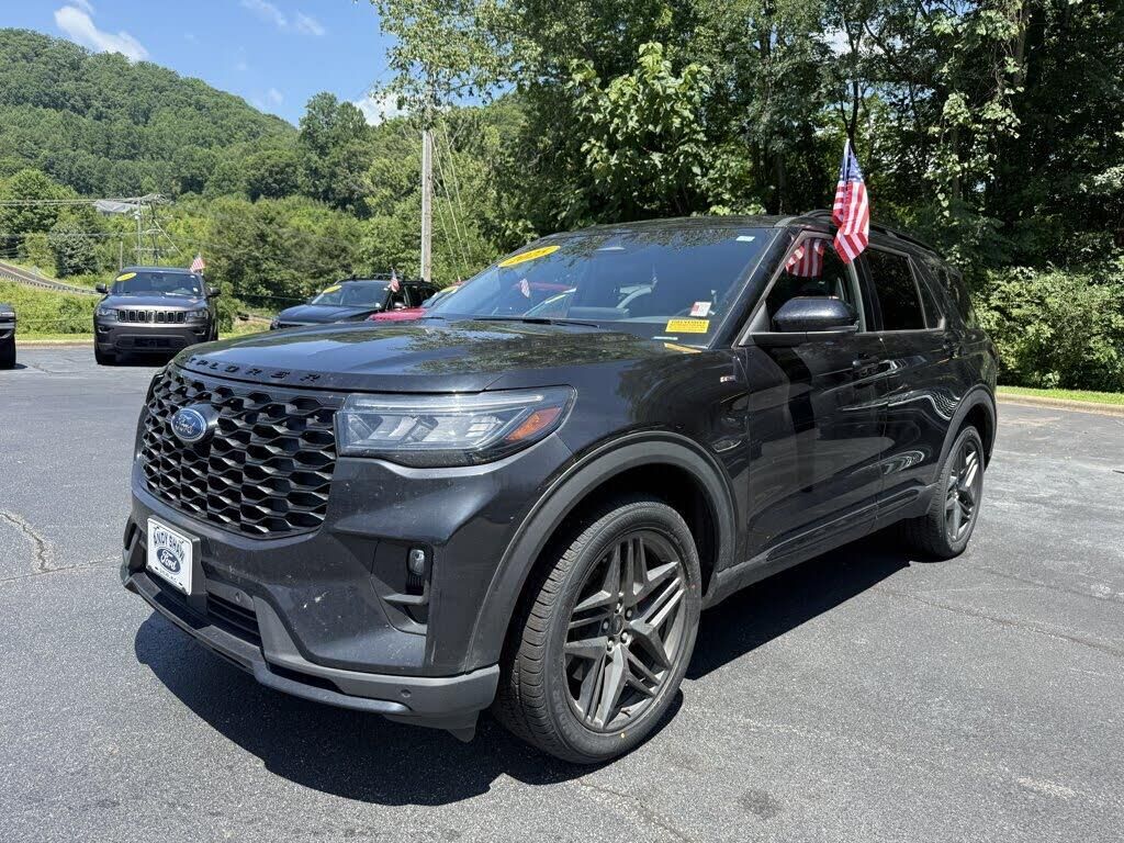 2025 Ford Explorer ST-Line — photo 1 of 25