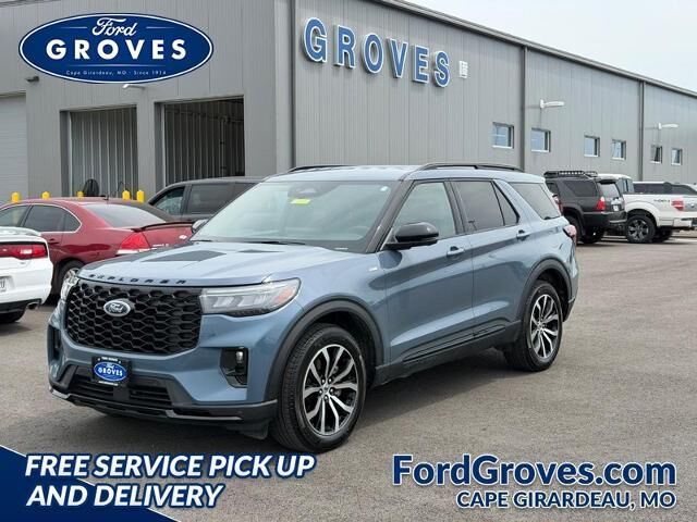 2026 Ford Explorer ST-Line — photo 1 of 13