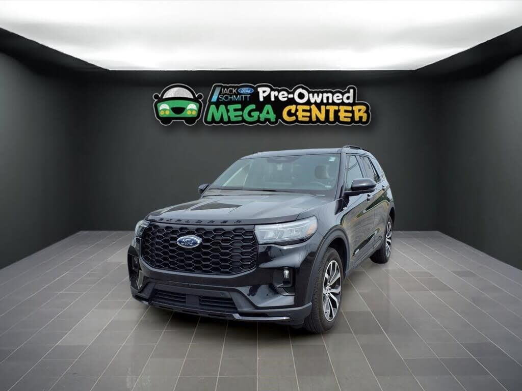 2025 Ford Explorer ST-Line — photo 1 of 3