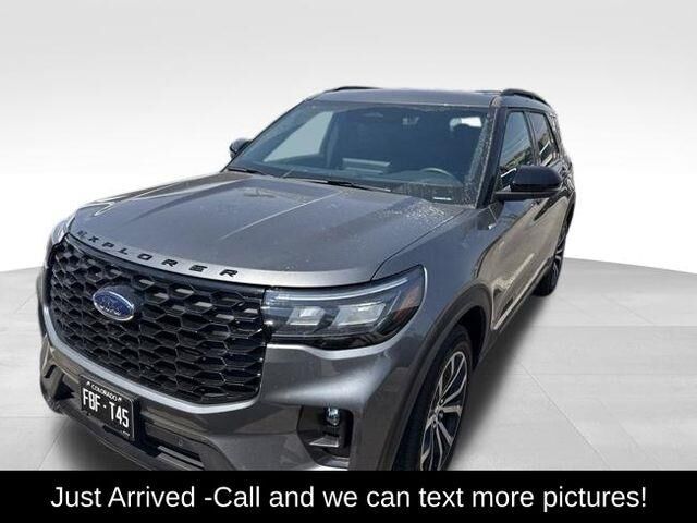 2025 Ford Explorer ST-Line — photo 1 of 12