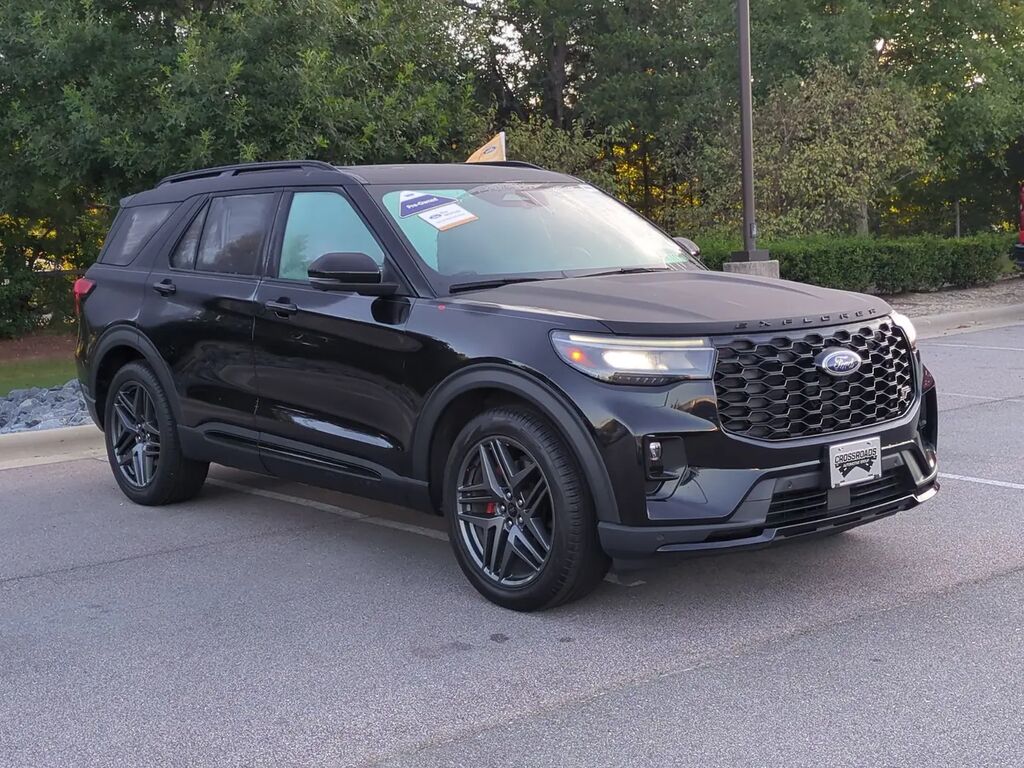 2025 Ford Explorer ST — photo 1 of 13