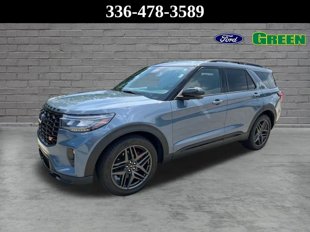 2025 Ford Explorer ST — photo 1 of 13