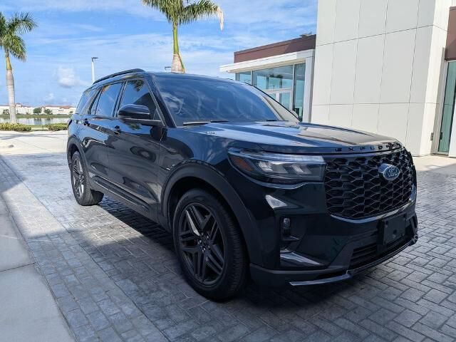 2025 Ford Explorer ST — photo 1 of 13