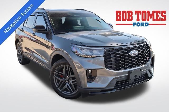 2025 Ford Explorer ST — photo 1 of 39