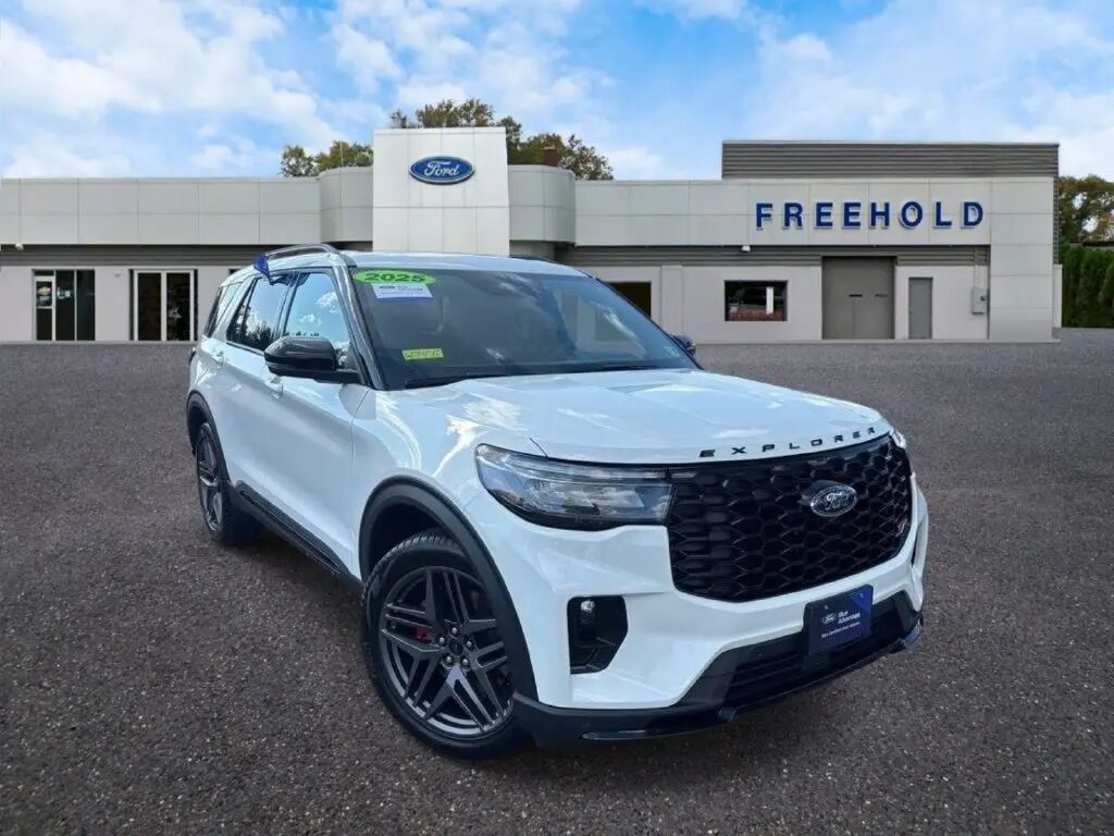 2025 Ford Explorer ST — photo 1 of 13