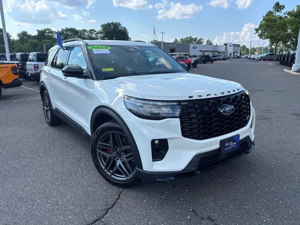 2025 Ford Explorer ST — photo 1 of 43