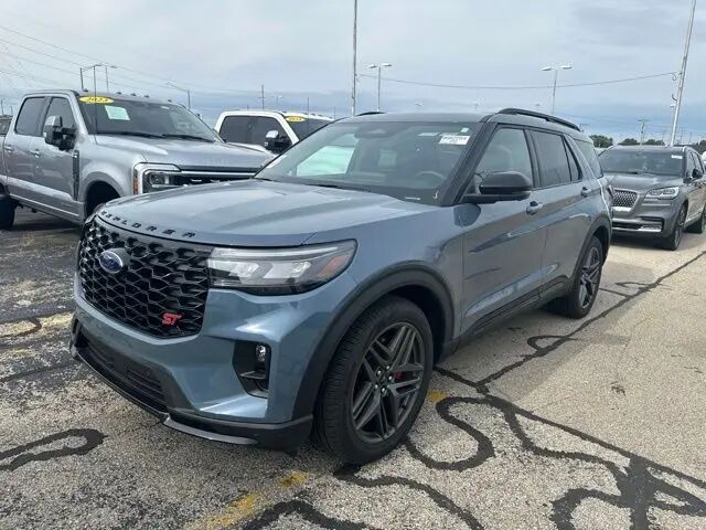 2025 Ford Explorer ST — photo 1 of 9