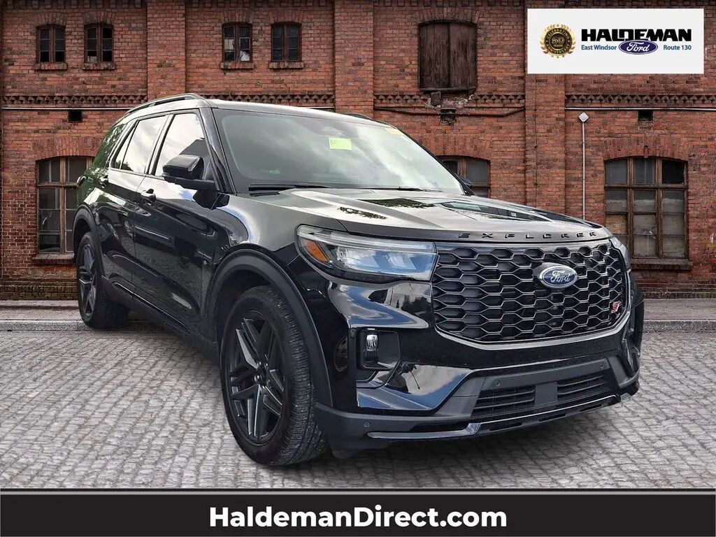 2025 Ford Explorer ST — photo 1 of 17