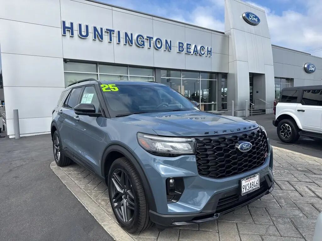 2025 Ford Explorer ST — photo 1 of 26