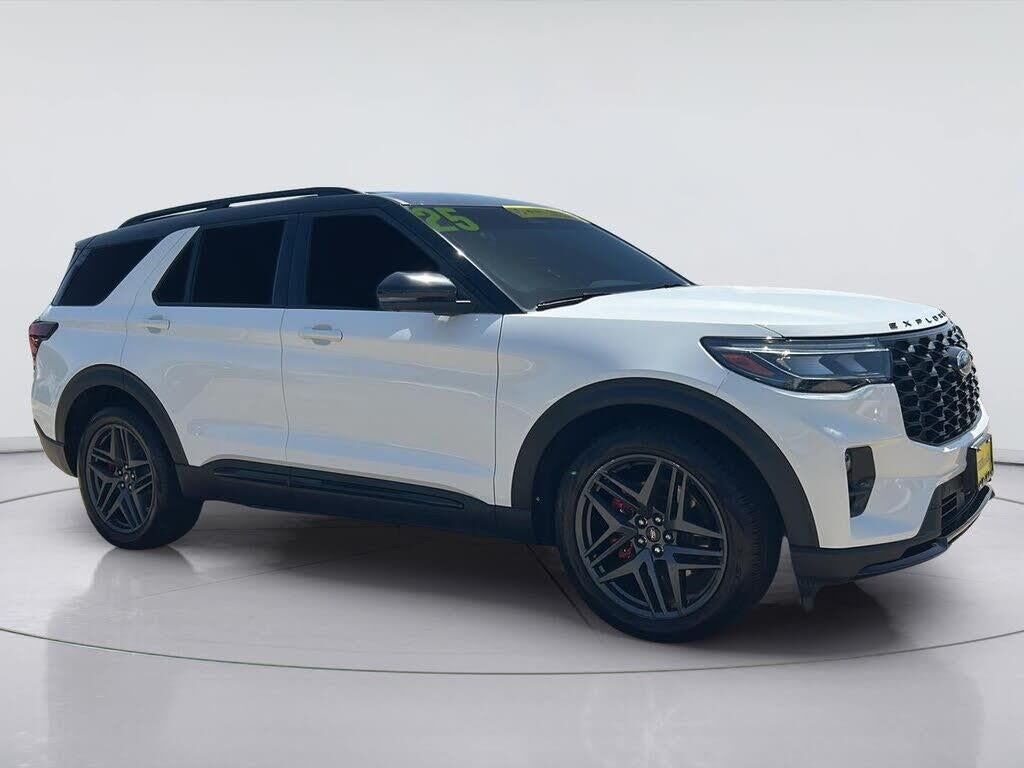 2025 Ford Explorer ST — photo 1 of 14