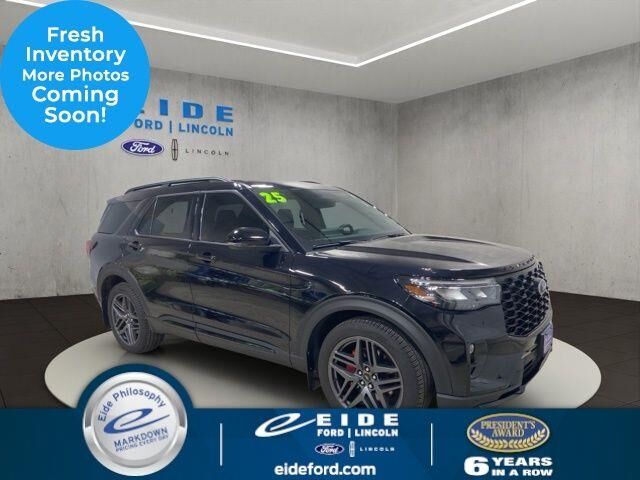 2025 Ford Explorer ST — photo 1 of 12
