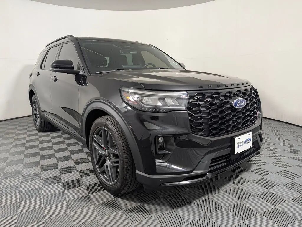 2025 Ford Explorer ST — photo 1 of 13