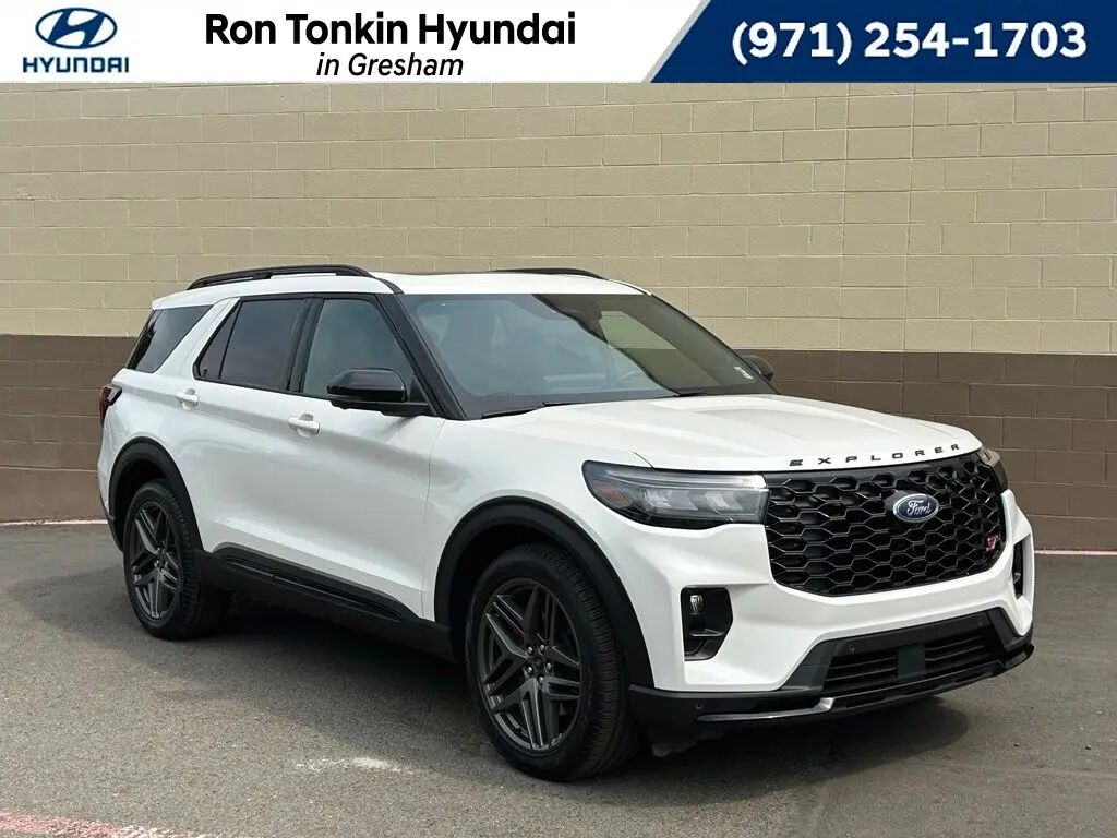 2025 Ford Explorer ST — photo 1 of 13