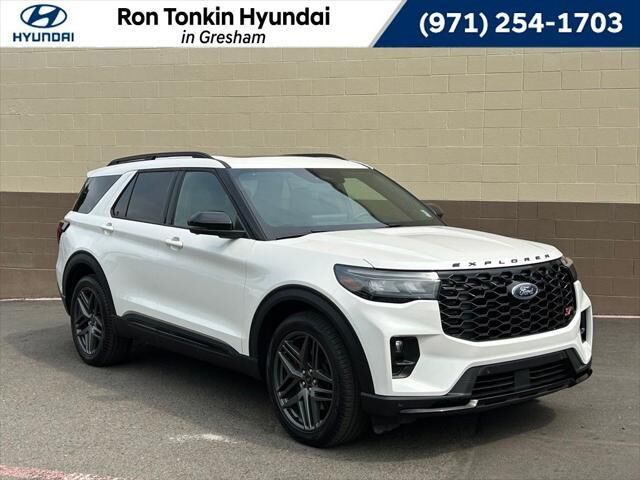 2025 Ford Explorer ST — photo 1 of 13