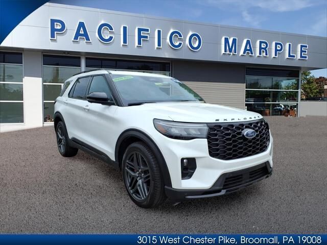 2025 Ford Explorer ST — photo 1 of 33