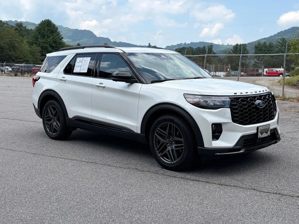 2026 Ford Explorer ST — photo 1 of 14