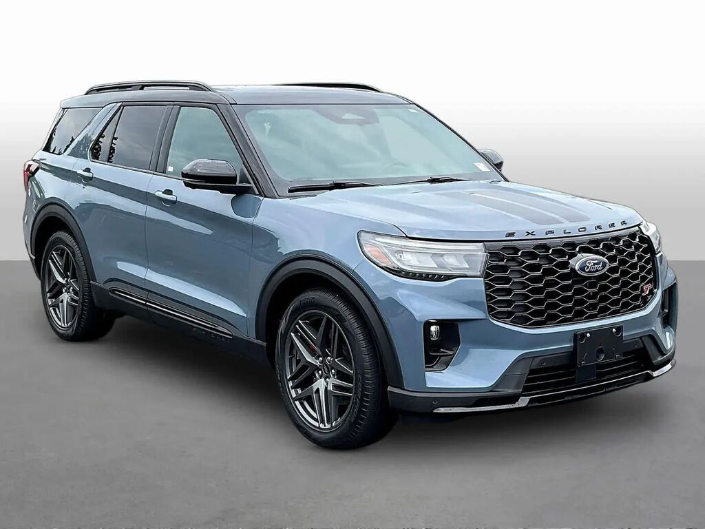 2025 Ford Explorer ST — photo 1 of 13