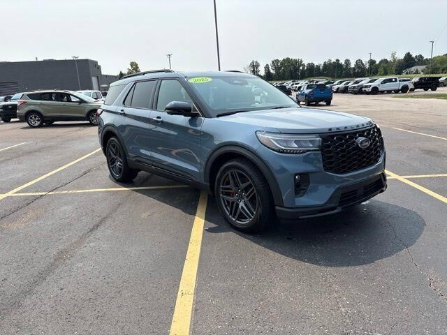 2025 Ford Explorer ST — photo 1 of 26